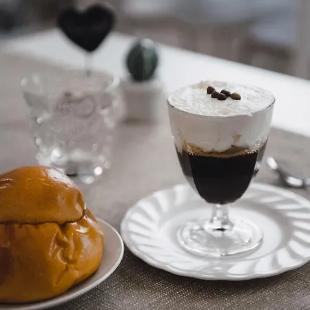 Elysium ベッド・アンド・ブレックファスト 3*